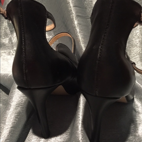 Heels - Picture 7 of 7